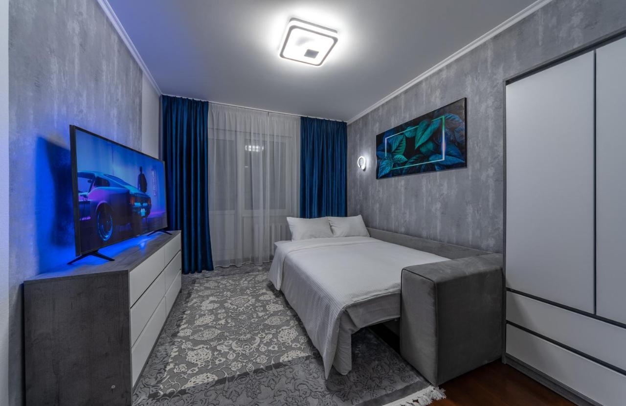 Modern 3 Bedroom Apartment Kiew Exterior foto