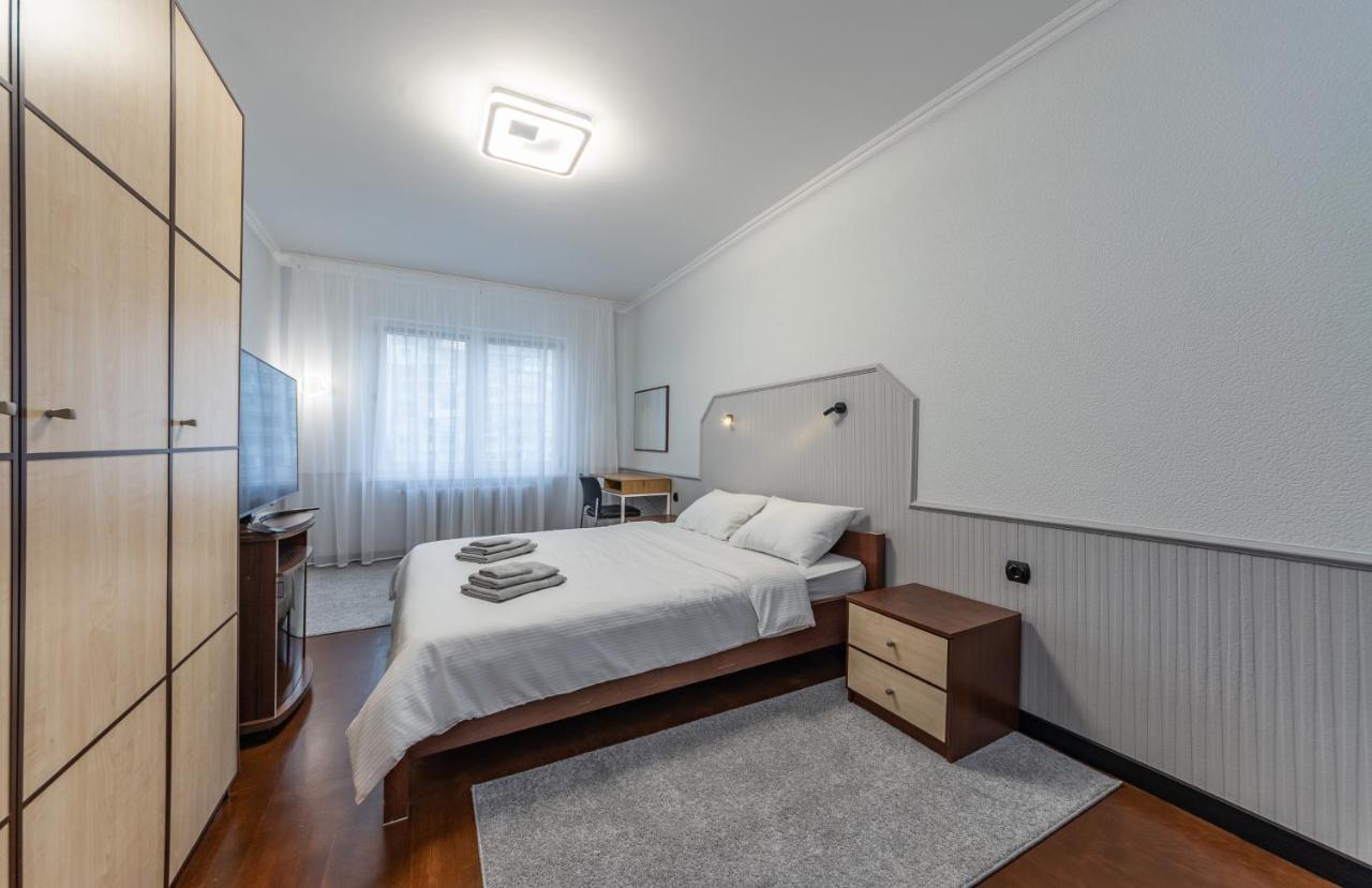 Modern 3 Bedroom Apartment Kiew Exterior foto